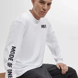 Mode of One Men's Long-Sleeve Relaxed-Fit MO1 Graphic T-Shirt Bright White size : L , XXL