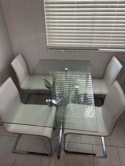 glass dining table