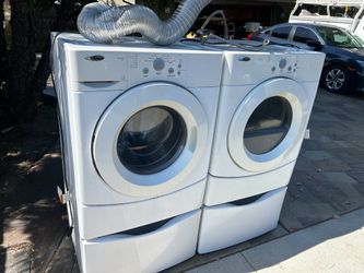 Amanda washer and dryer with pedestals