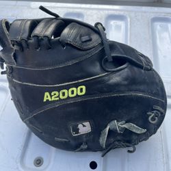A2000 First Baseman’s Glove