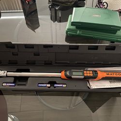 Matco 1/2" DRIVE FLEX HEAD ELECTRONIC TORQUE WRENCH 25-250 FT. LBS. WITH ANGLE