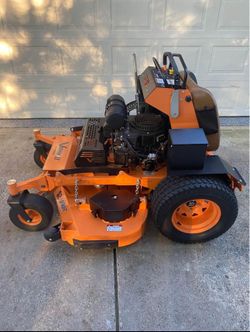 SCAG V-Ride II Stander