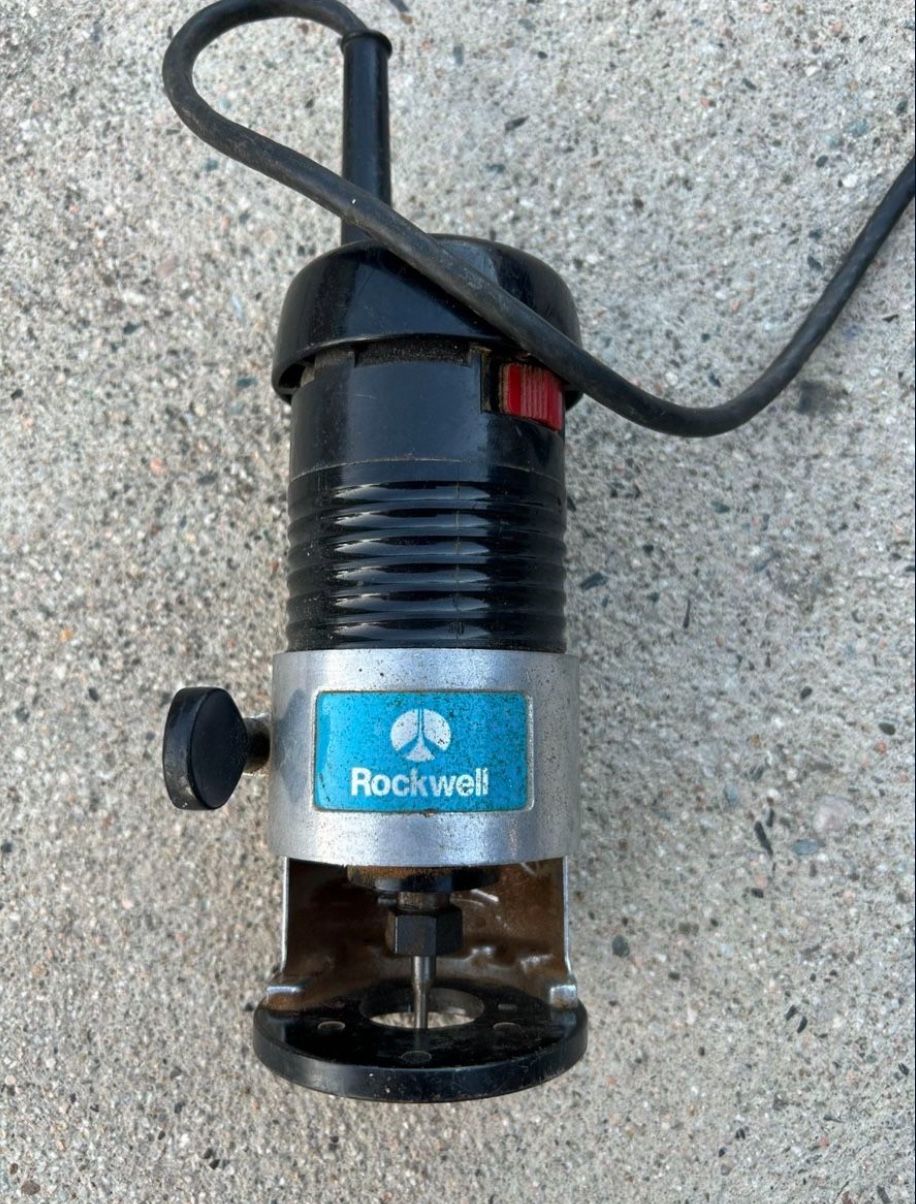 Rockwell 4674 Commercial Duty Router Type 1. Works Good.
