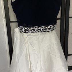 Beautiful Crop top With White Skirt (Size 7) 