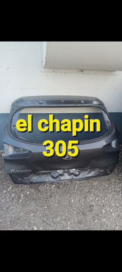 2020 hyundai tucson tailgate small damage
