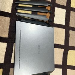 NETGEAR Nighthawk R7000 Dual-Band Smart WiFi Gigabit Router AC1900 w/Adapter