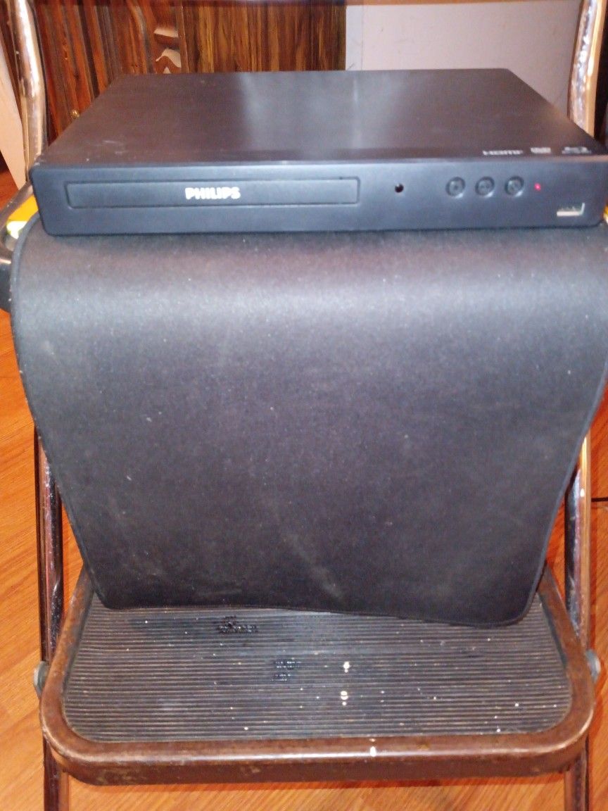 PHILIPS{connect}D.V.D./BLU-RAY PLAYER