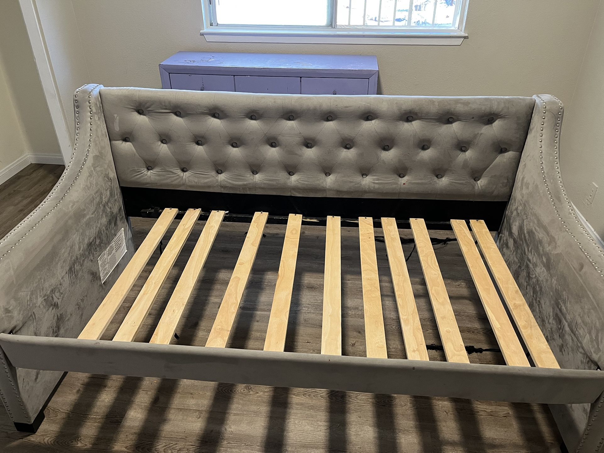 Twin size Day bed