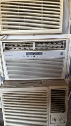 Frigidaire Air Conditioner (LIKE NEW)