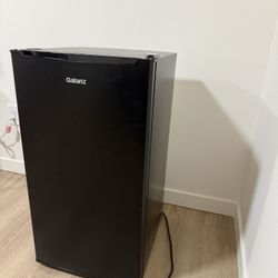 Mini Fridge 3.3 cu ft