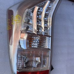 2010 2011 Toyota Prius Tail light LH