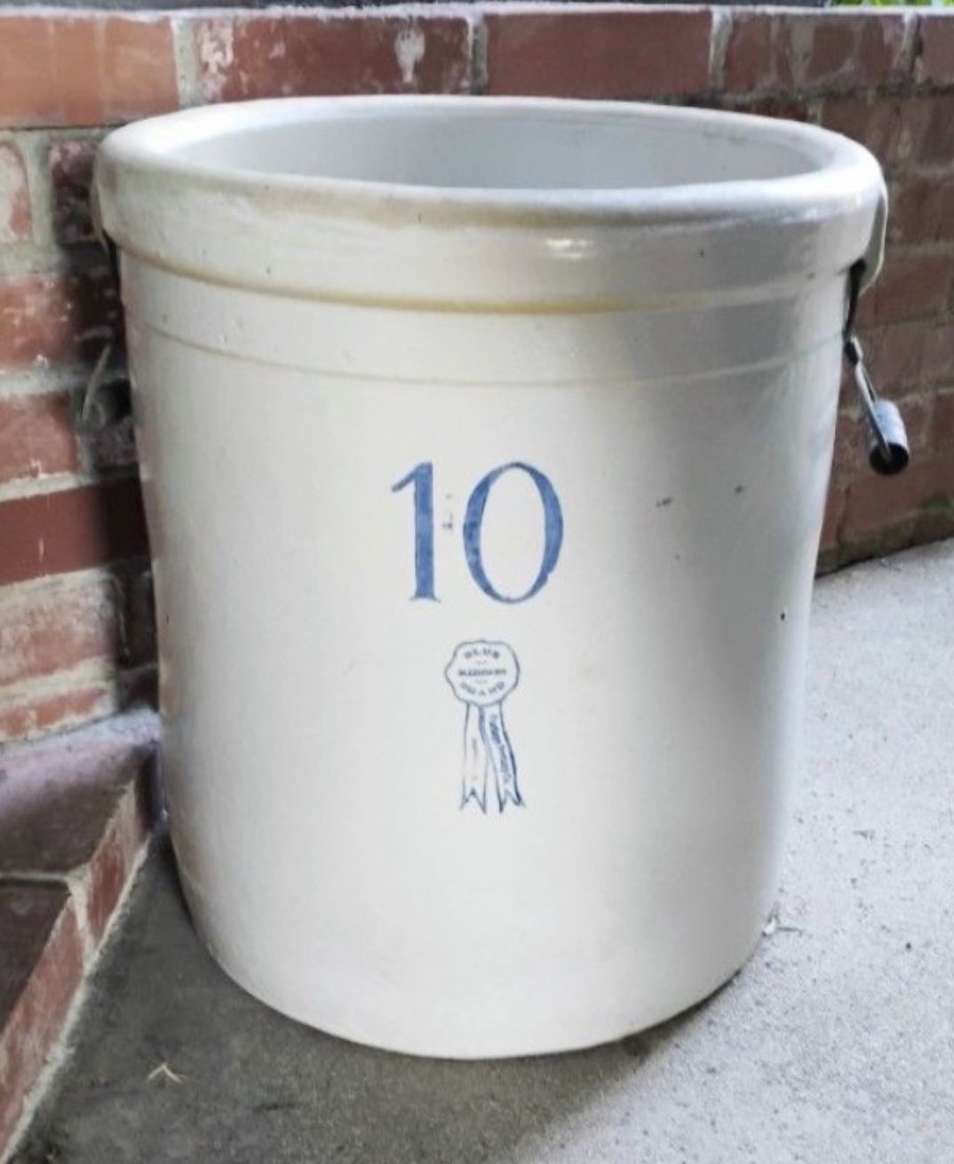 Crock Blue Crown Buckeye Pottery 10 Gallon Stoneware with Spool Handles Great Condition