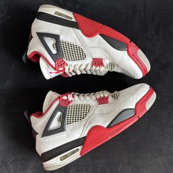 Air Jordan 4 Retro “Fire Red” 