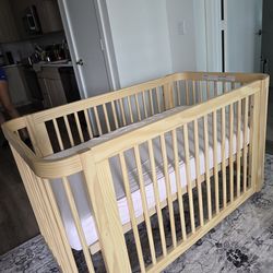 Handmade Natural Wood Baby Crib Set – Like New 🌿
💲 $800 for the complete set (Over $1000 value)