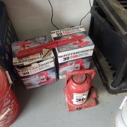 30 Ton Bottle Jacks, Like New, Perfect Working Condition 
