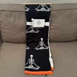 Skeleton Oversized Throw