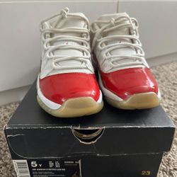 Air Jordan 11 Retro Low BG Cherry