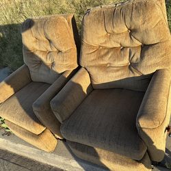 2 recliners