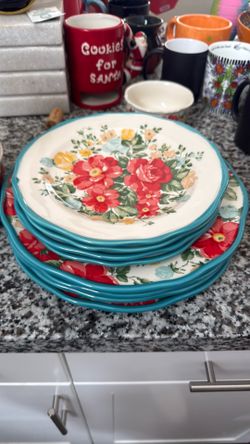 Pioneer women plates