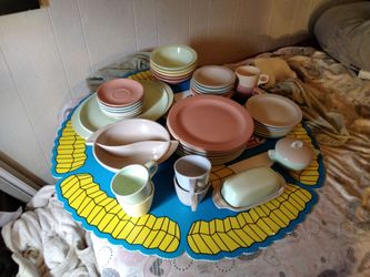 6 Person Boomton  Pastel Antique Dinnerware with Butter Dish