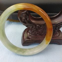 Beautiful, jade jadeite bangle tang color 59 mm, thin band