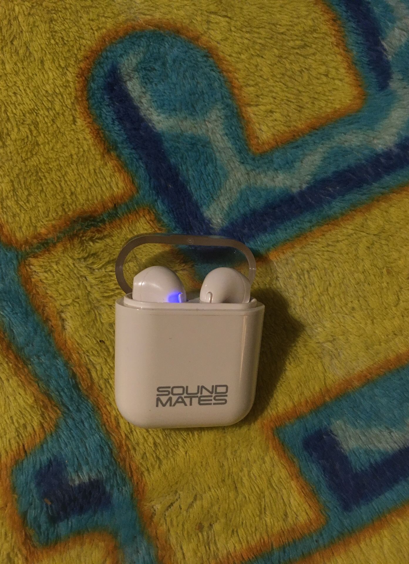 SoundMates bluetooth headphones