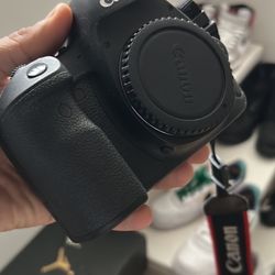 Canon Eos 6D Mark ii