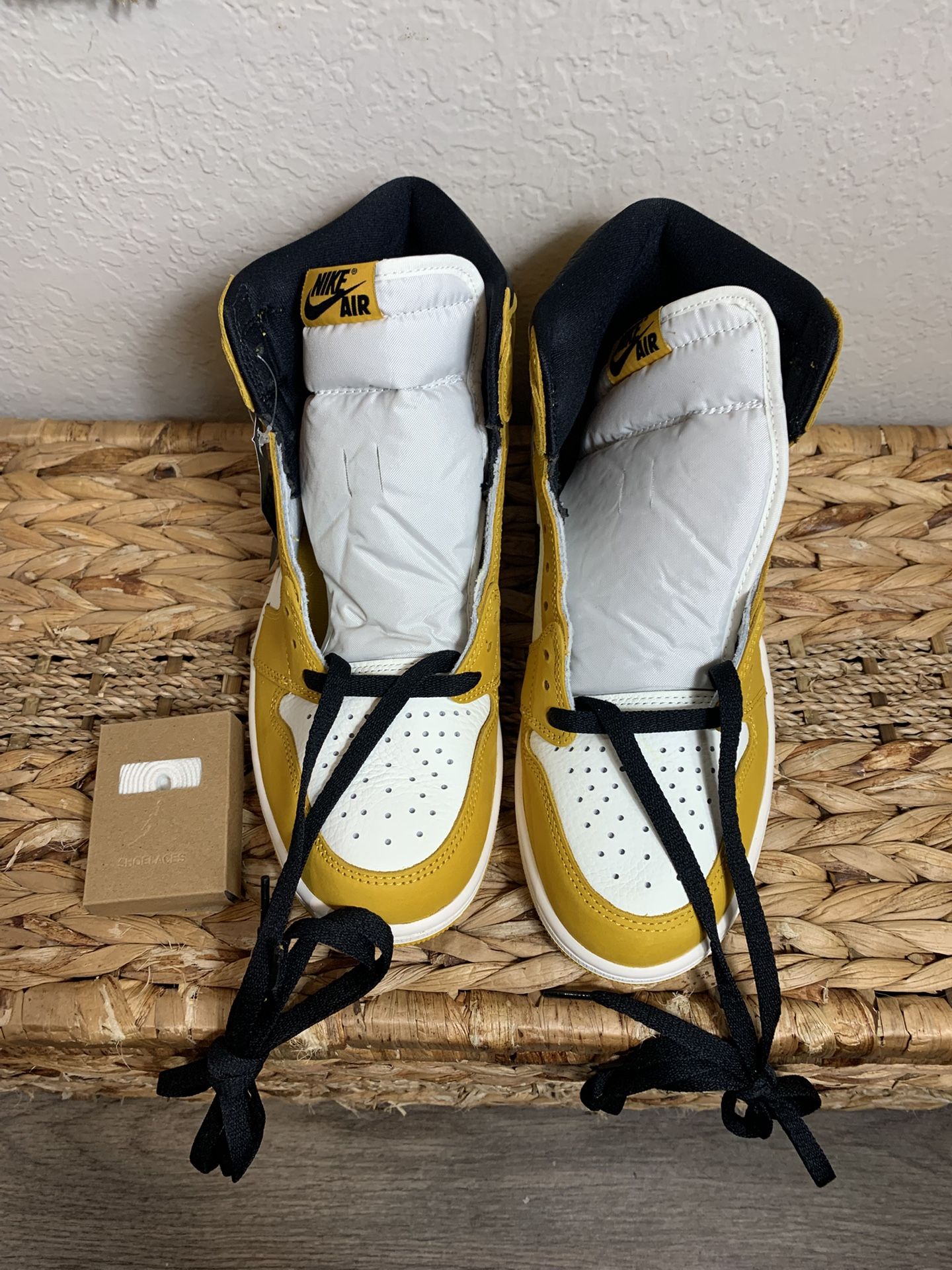 Nike air Jordan 1 Retro High OG Yellow Ochre Black White Sail DZ5485-701 Men’s Size 9