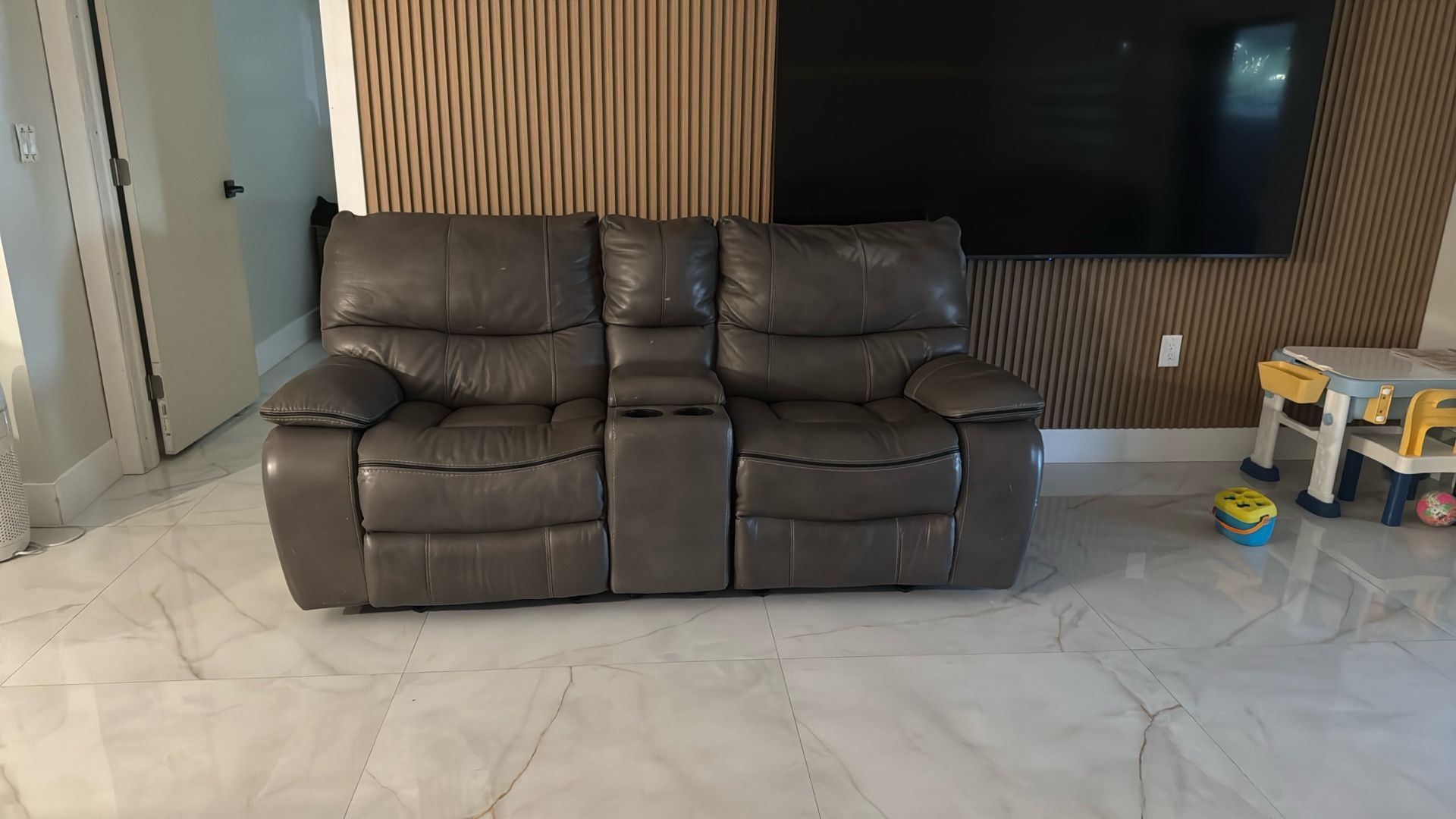 Reclining Couches 