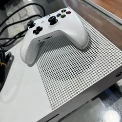 Xbox One S 1TB Used With Controller And Cord 