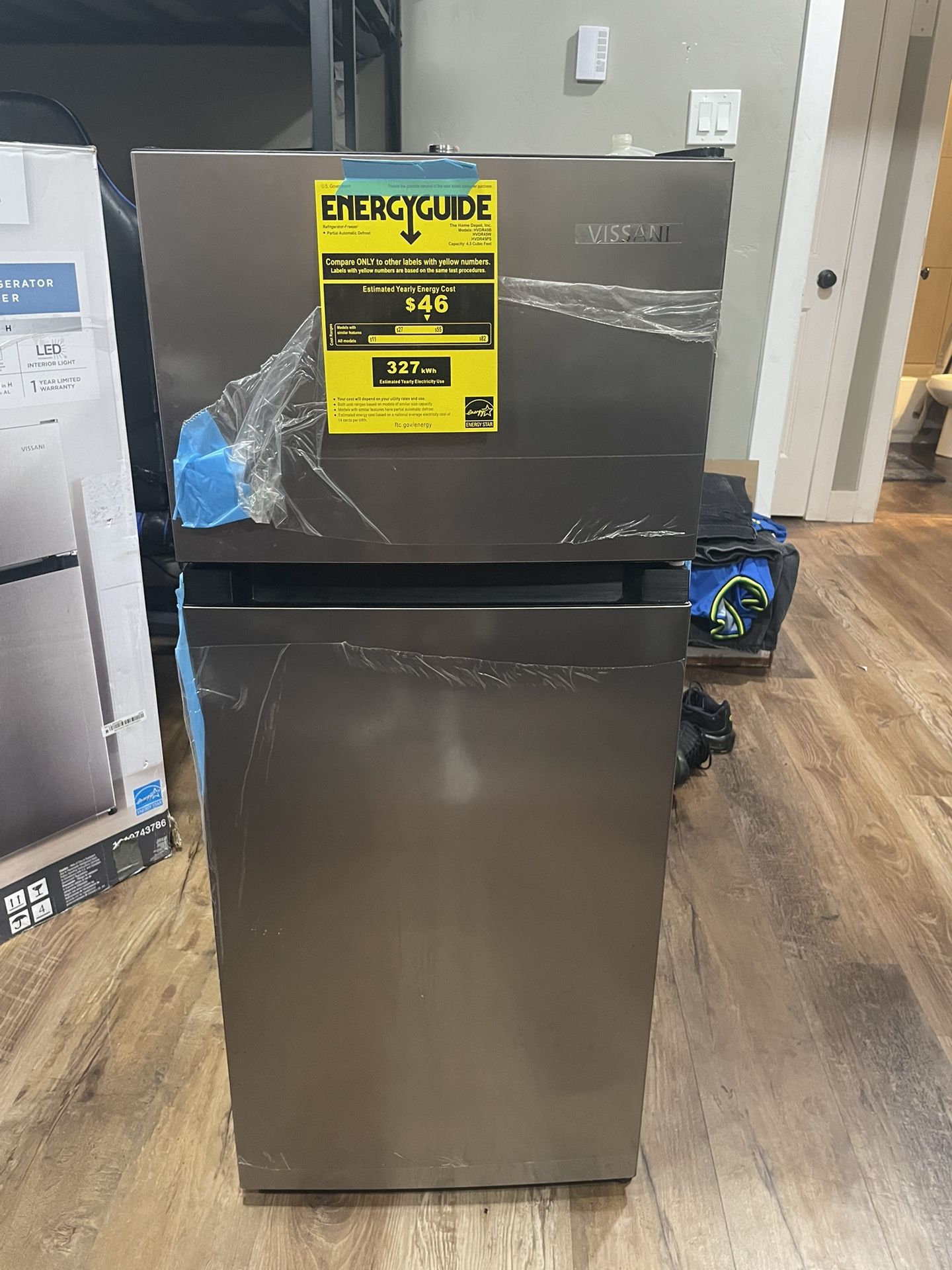 Vissani 2 Door Mini Refrigerator with Freezer