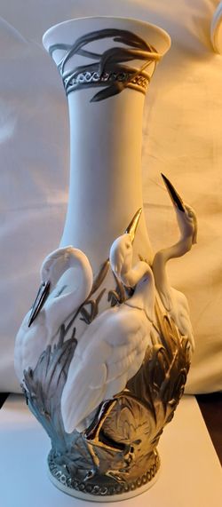 Lladro Herons Realm Vase!