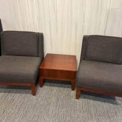 Bernhardt Set With Matching Table