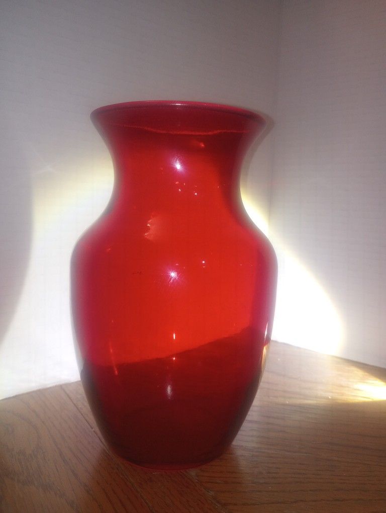 8 Inch Red Glass Vase