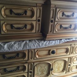 Vintage Bedroom Furniture