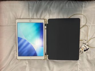 iPad 8th generation 32gb with Apple Pencil