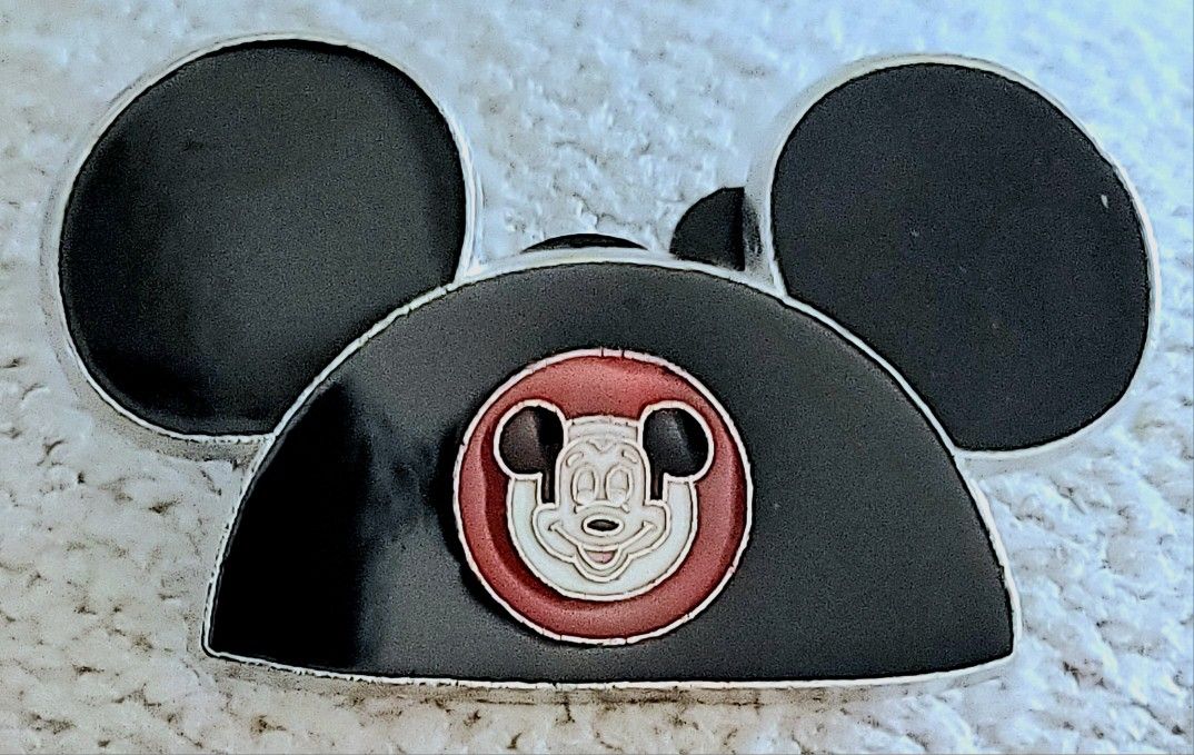 Disney Pin 2009 Mickey Mouse Ear Hat