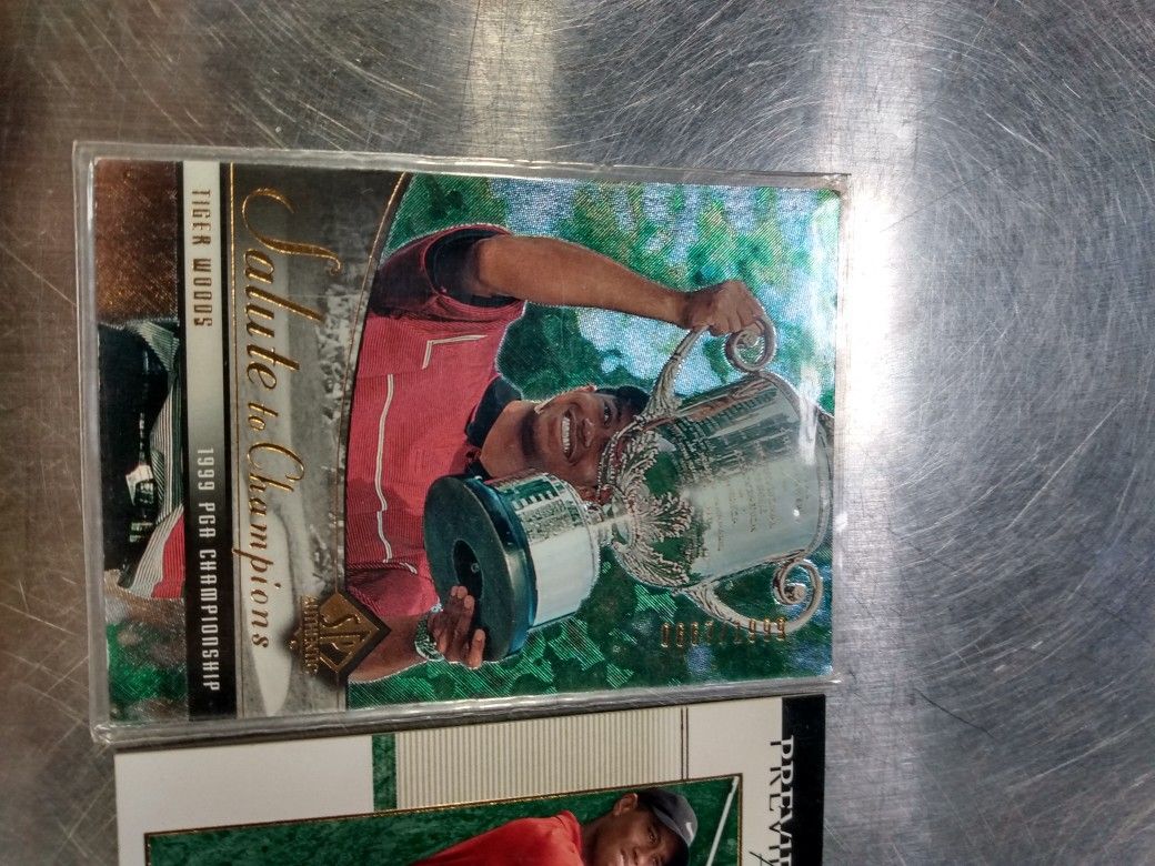 Tiger woods cards lot off 2