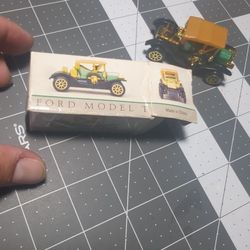 Model "T" Ford 1910 Small Car No. 304. Antique Vintage Readers Digest Replica H 