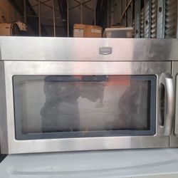 Maytag full size microwave
