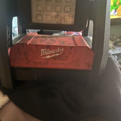 Milwaukee Flashlights No Battery Included 