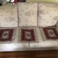 Great 3 Sectional Couch In Great Condition
