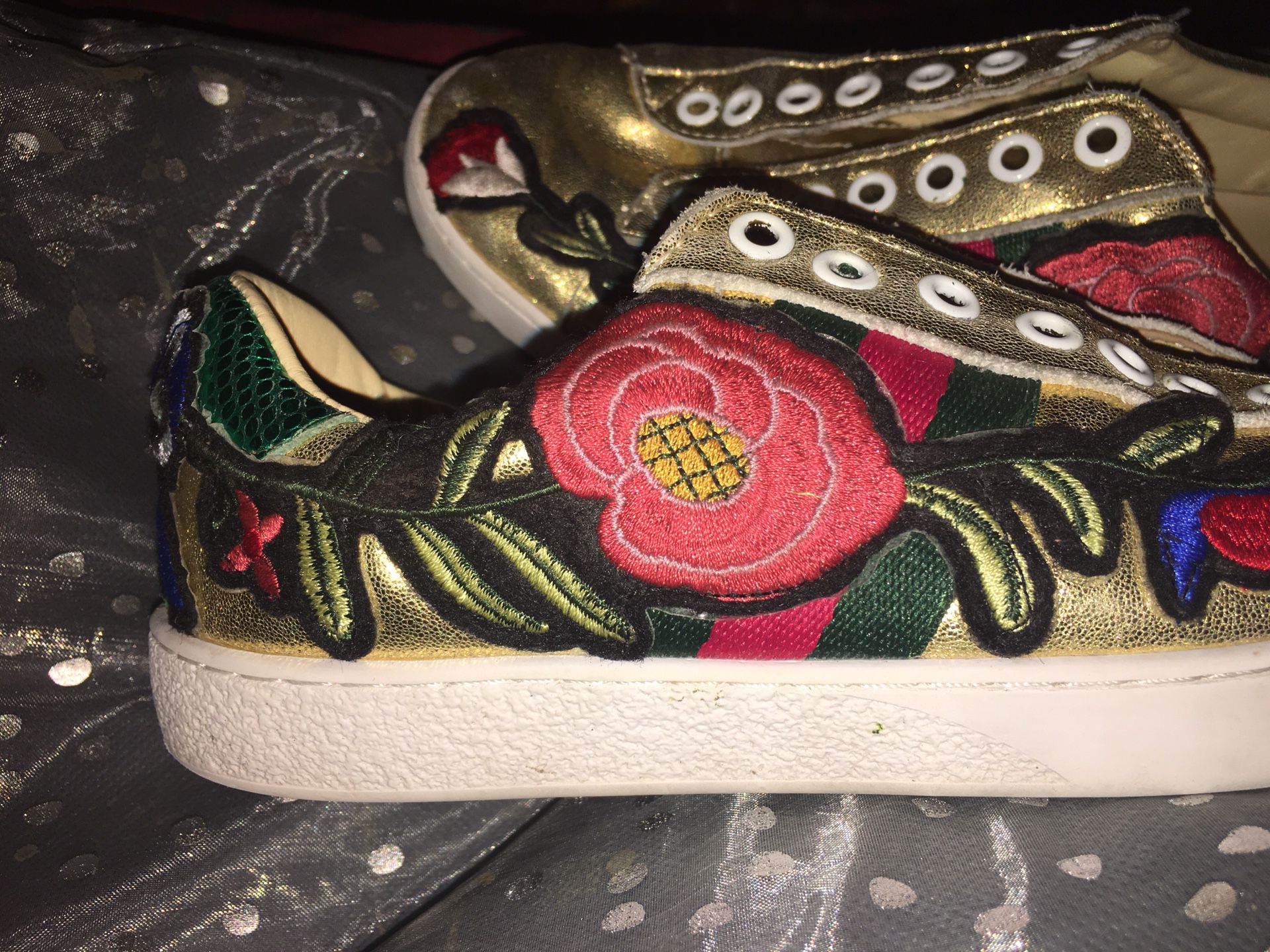 Gucci sneakers - size 6.5 excellent condition