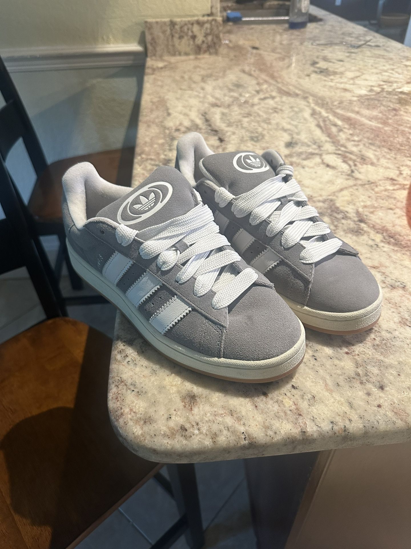 Men’s Adidas Campus 00s Size 9.5