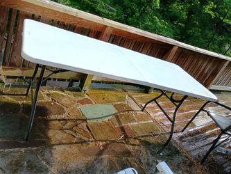 Outdoor fold out table