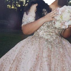 Vestido XV Talla XL. INCLUYE RAMO Y MUŃECA DE TIENDA PRINCESS  ES BORDADO 