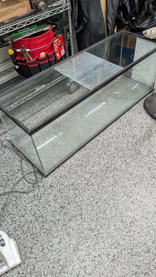 50 Gallon Fish Tank . Terrarium. Turtle Tank.