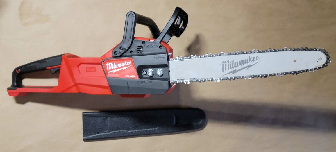 Milwaukee M18 Chainsaw