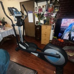 NordicTrack Commercial 1300 Elliptical 