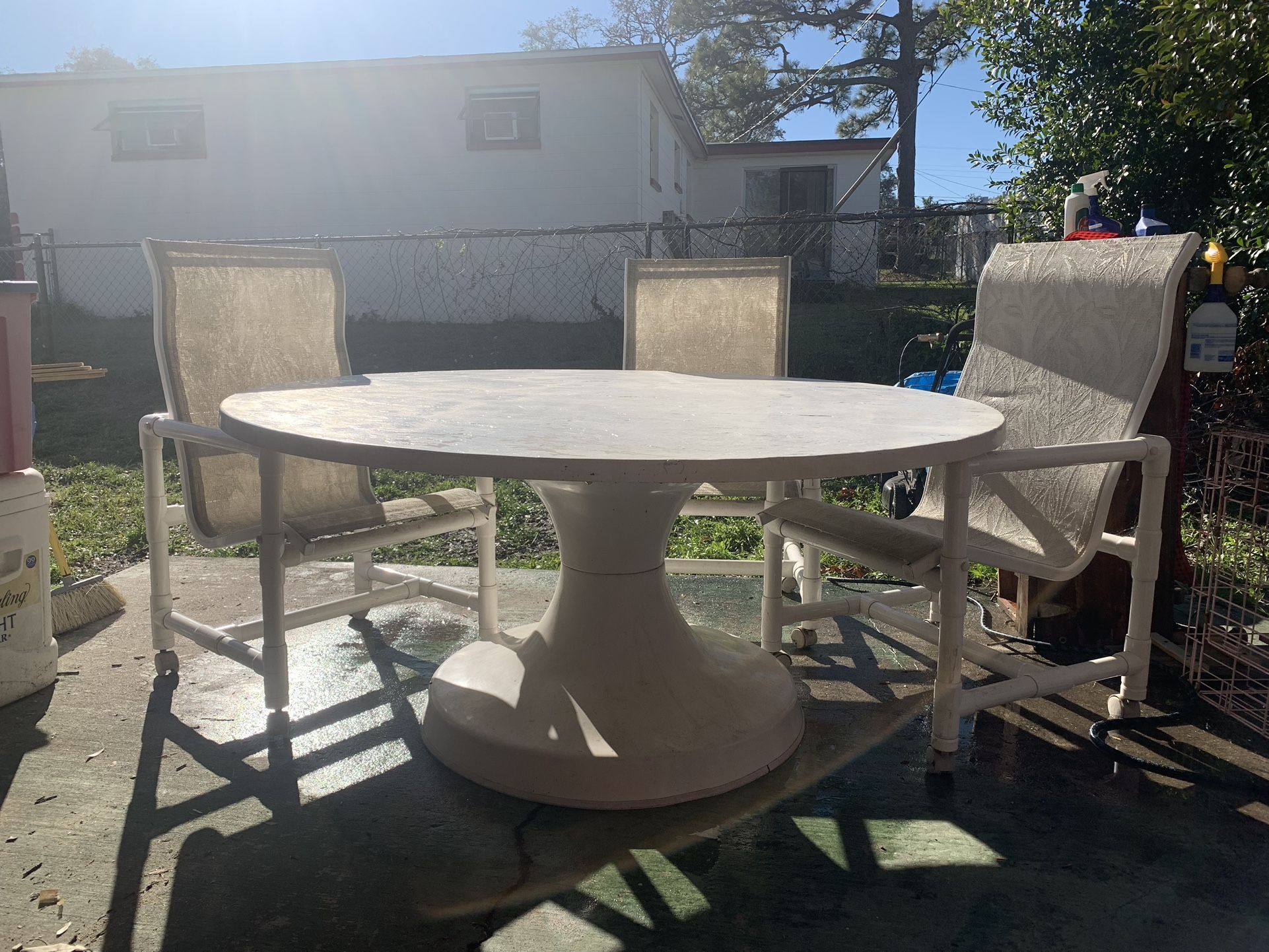 Outdoor Table And Chairs 